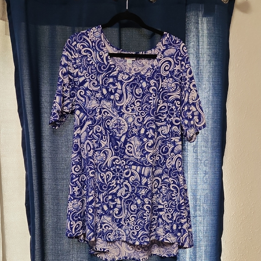 LuLaRoe Blue and White Nautical Patterned Short Sleeve Top